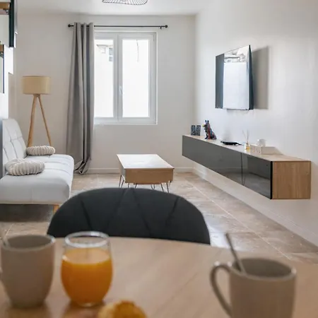 Cozy Loft With Terrace & Air Conditioning * La Brillanne