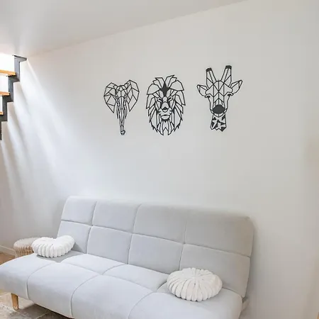 Cozy Loft With Terrace & Air Conditioning